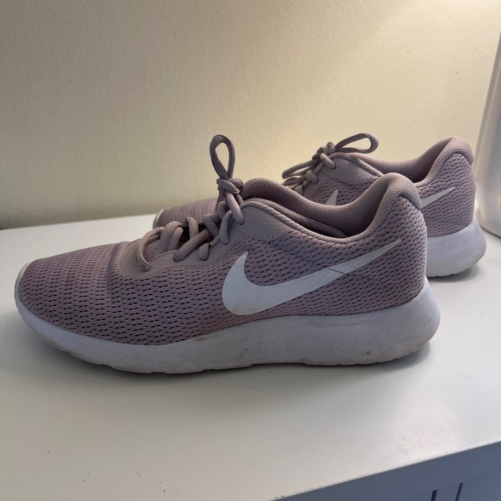 Nike Tanjun Womens Running Shoes Lavender Purple 812655-605